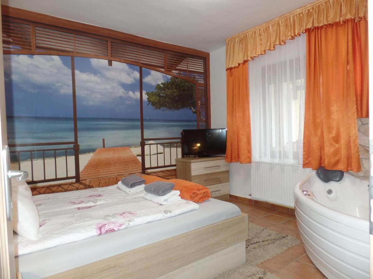 Apartman Siesta Buek - Buekfuerdo Luaran gambar