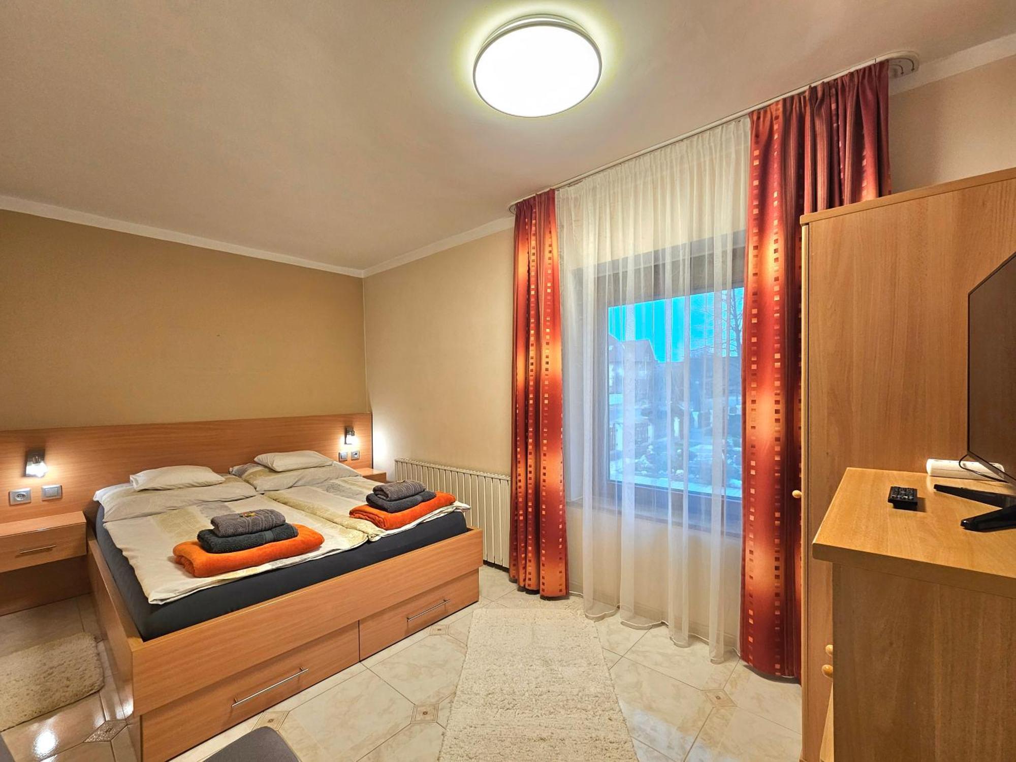 Apartman Siesta Buek - Buekfuerdo Luaran gambar